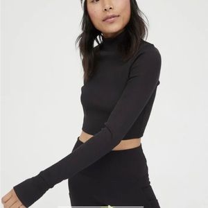 Offline by Aerie Cropped long sleeve top
